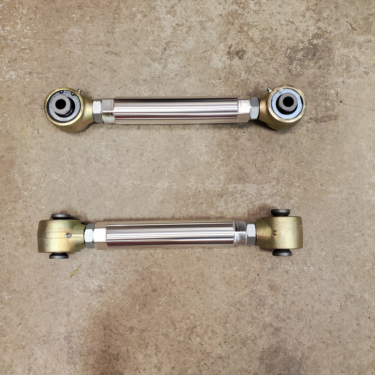 洋楽 FENAXIZ/THE STRONGEST LINK SFR 7075 Aluminum Rear Upper Suspension Links for Bronco – StinkyFab