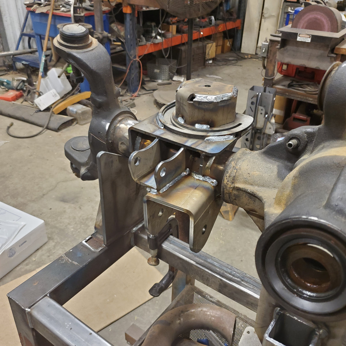 XJ, TJ, ZJ Front Axle Swap Bracket Kit StinkyFab